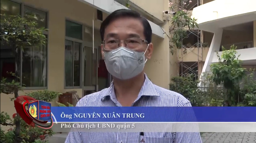 Đoàn làm việc tại Quận 5