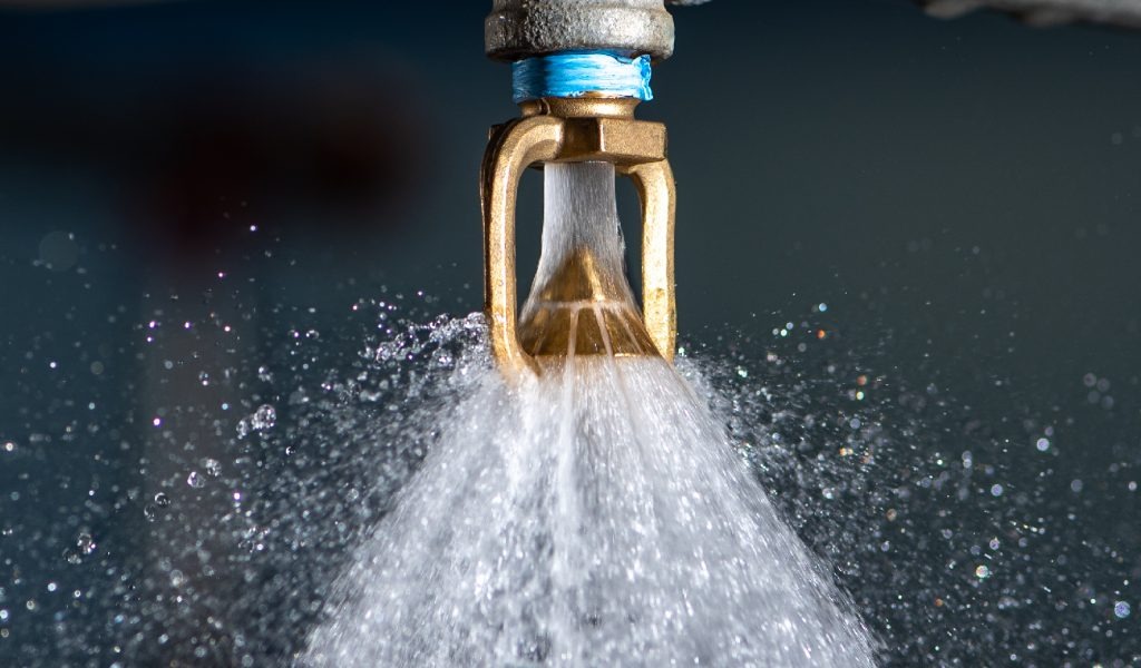 Nhiệt độ môi trường tăng cao sẽ kích hoạt đầu phun Sprinkler hoạt động nhanh hơn bình thường. Nhiệt độ môi trường tăng cao sẽ kích hoạt đầu phun Sprinkler hoạt động nhanh hơn bình thường.