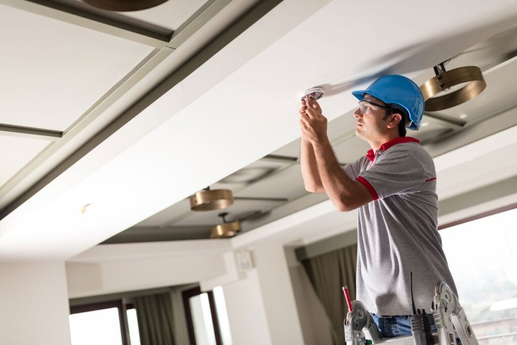 Trước khi lắp đặt, cần khảo sát toàn bộ công trình