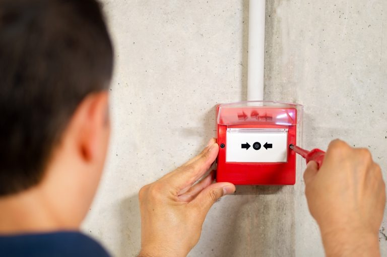 Khi bắt đầu lắp đặt thiết bị báo cháy Formosa, cần xác định chiều gắn chính xác