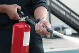 Cách sử dụng bình chữa cháy đúng cách và an toàn