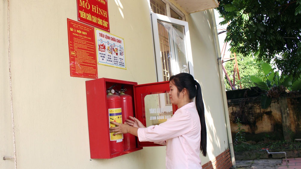 Sơn tĩnh điện chất lượng cao giúp bề mặt bền màu và chống trầy xước tốt.