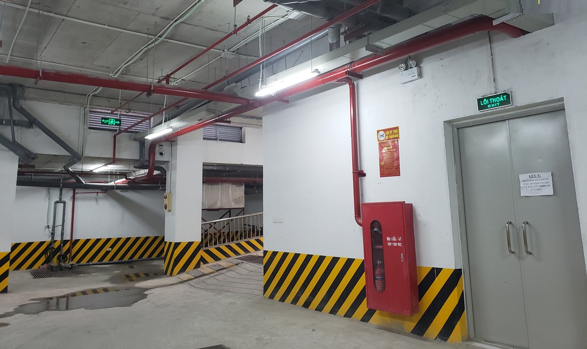 Tủ được làm từ thép tấm dày, tăng khả năng chịu lực hiệu quả