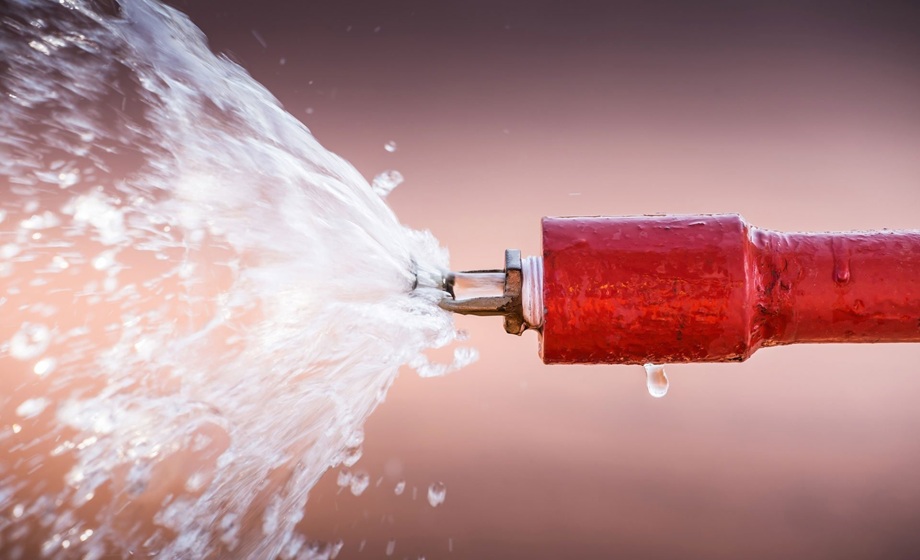 Đầu phun treo tường ngang là giải pháp tối ưu cho không gian hẹp cần nước